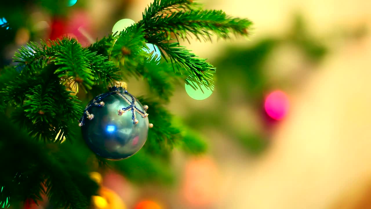 Video Stock Christmas Sphere Hanging In The Tree Live Wallpaper For PC - Free Download