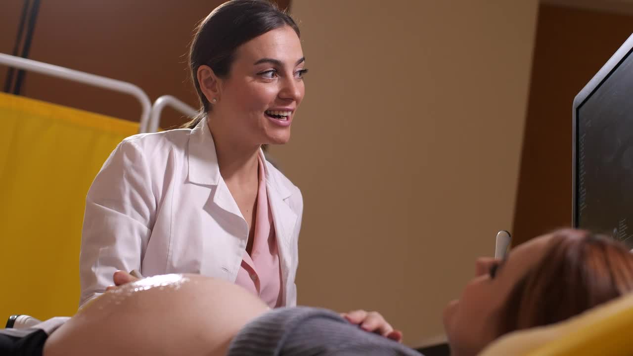 Video Stock Pregnant Patient At An Ultrasound Session Live Wallpaper Free - Free Download