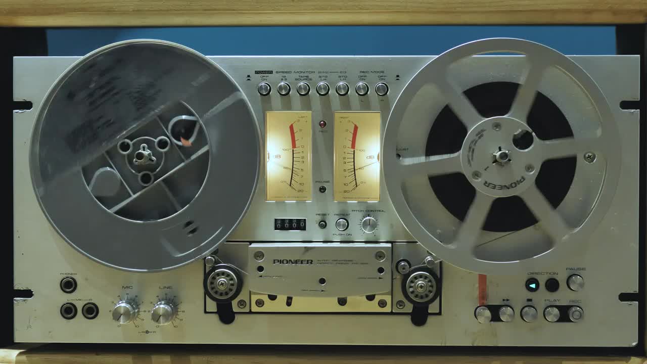 Free Stock Video Retro Audio Tape Recorder In Motion Live Wallpaper - Free Download