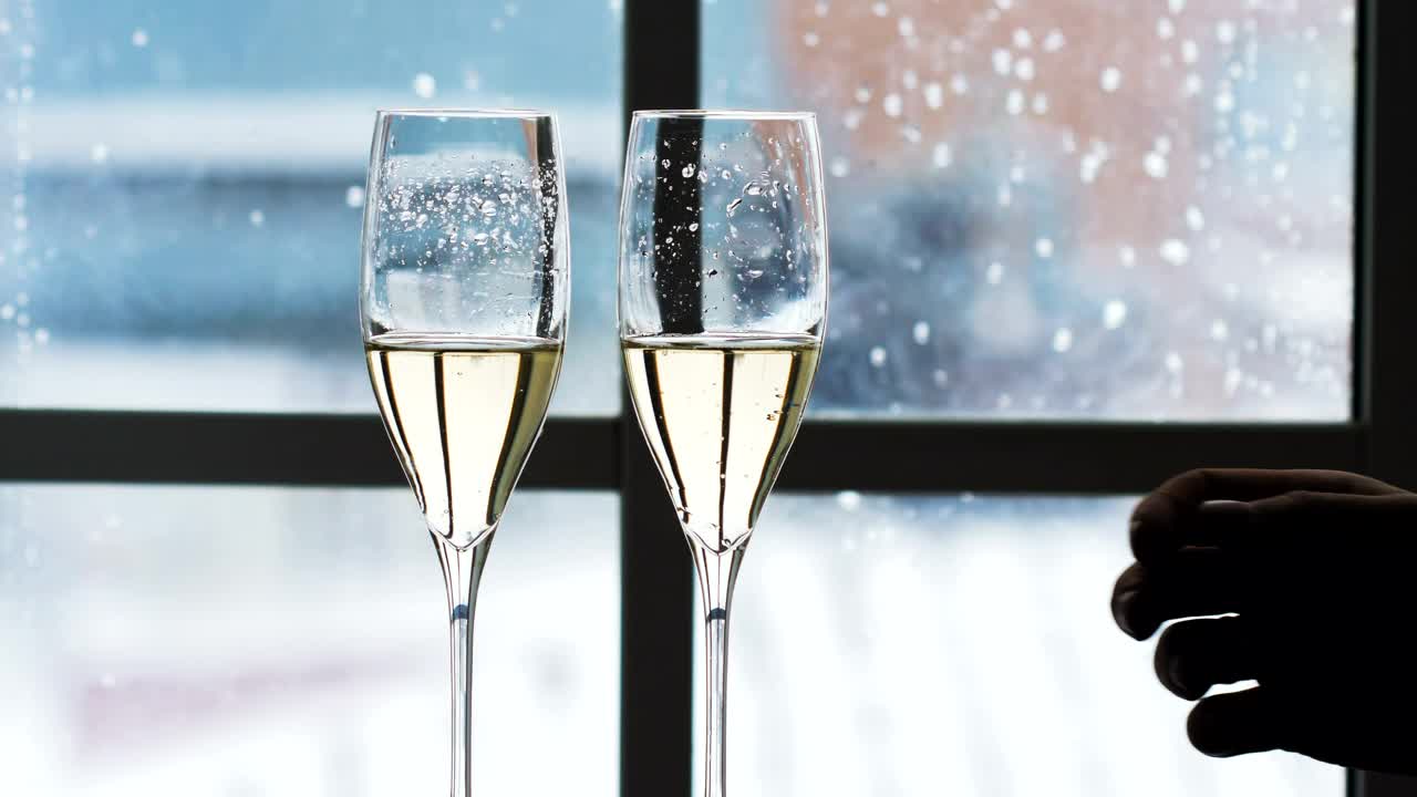 Free Video Stock toasting with champagne glasses Live Wallpaper - Free Download