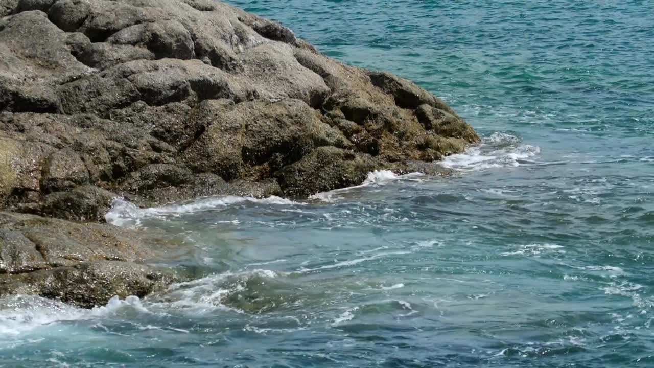 Free Video Stock tide and rocks in slow motion Live Wallpaper - Free Download
