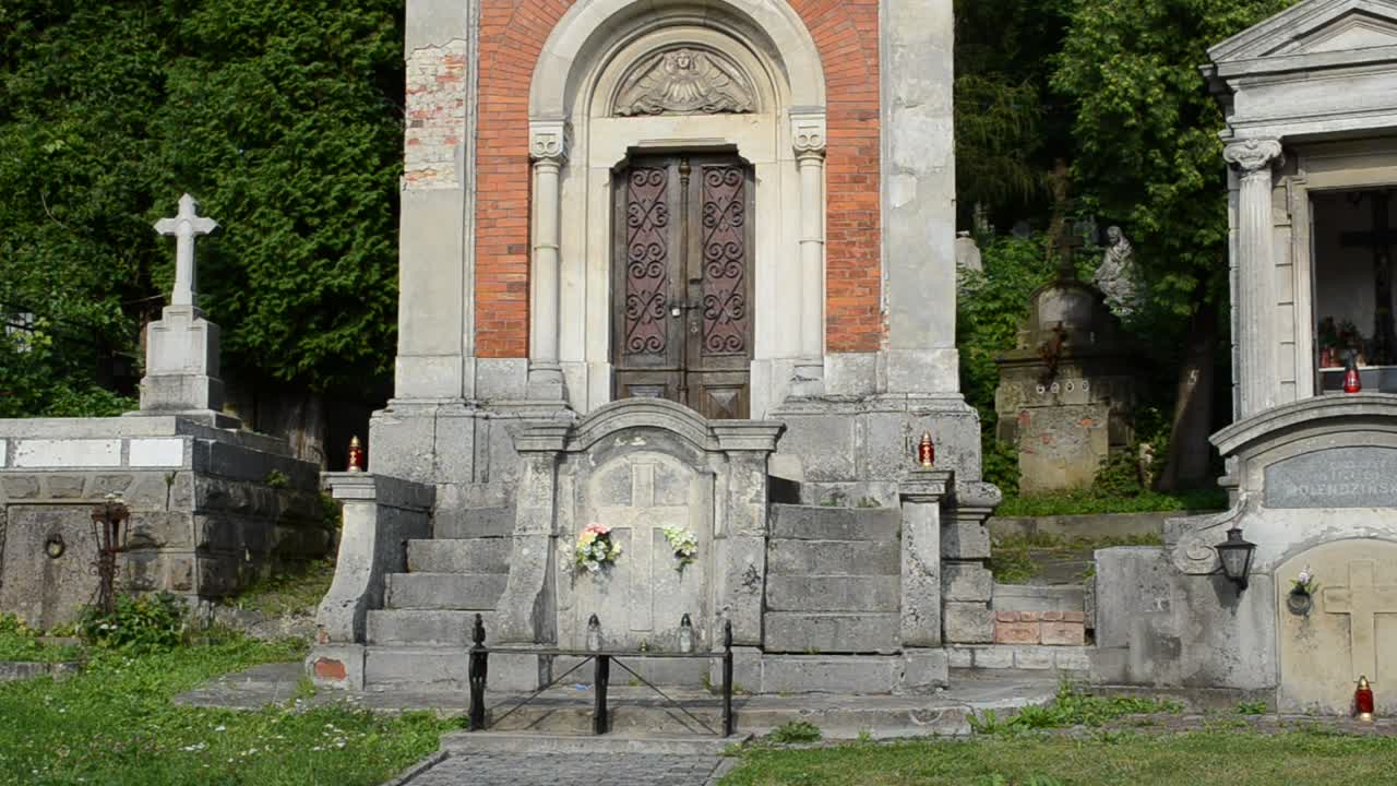 Stock Video Mausoleum In The Middle Of A Cemeter Animated Wallpaper - Free Download
