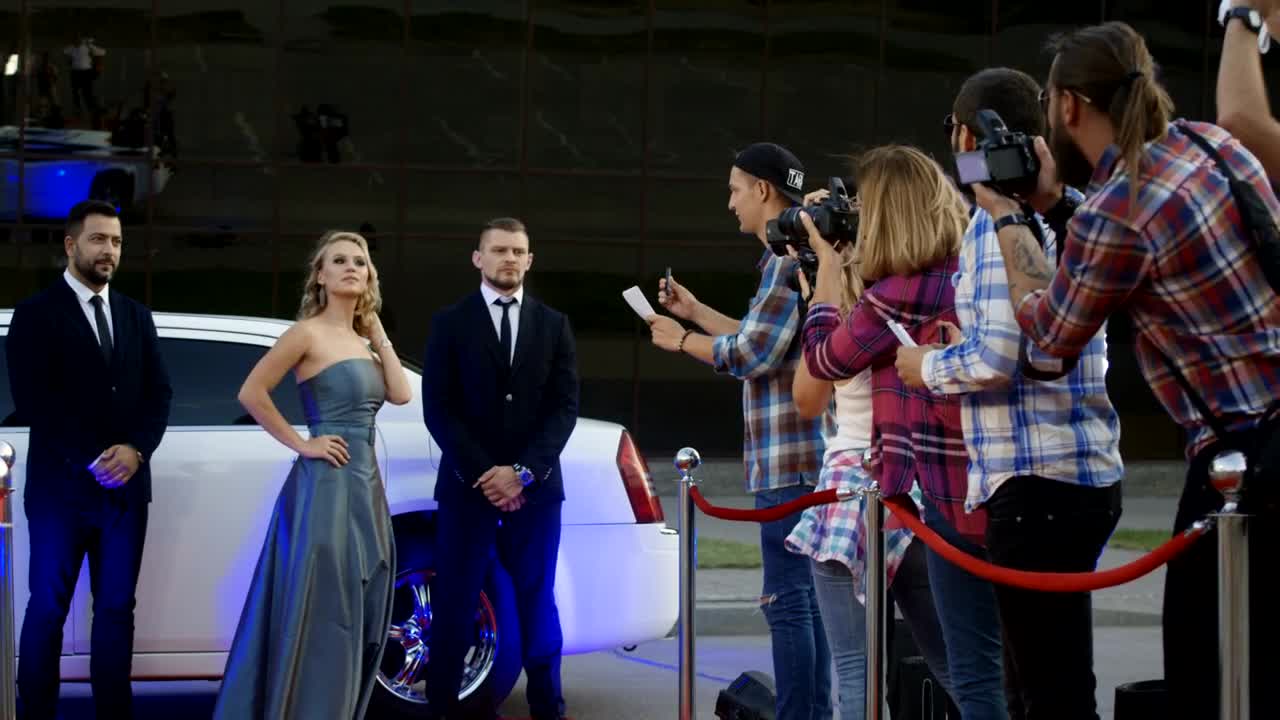 Video Stock Celebrity Woman Giving Autographs Live Wallpaper For PC - Free Download