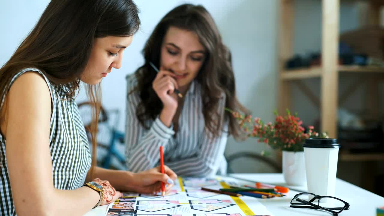 Video Stock Professional Women Working On A Project Live Wallpaper Free - Free Download