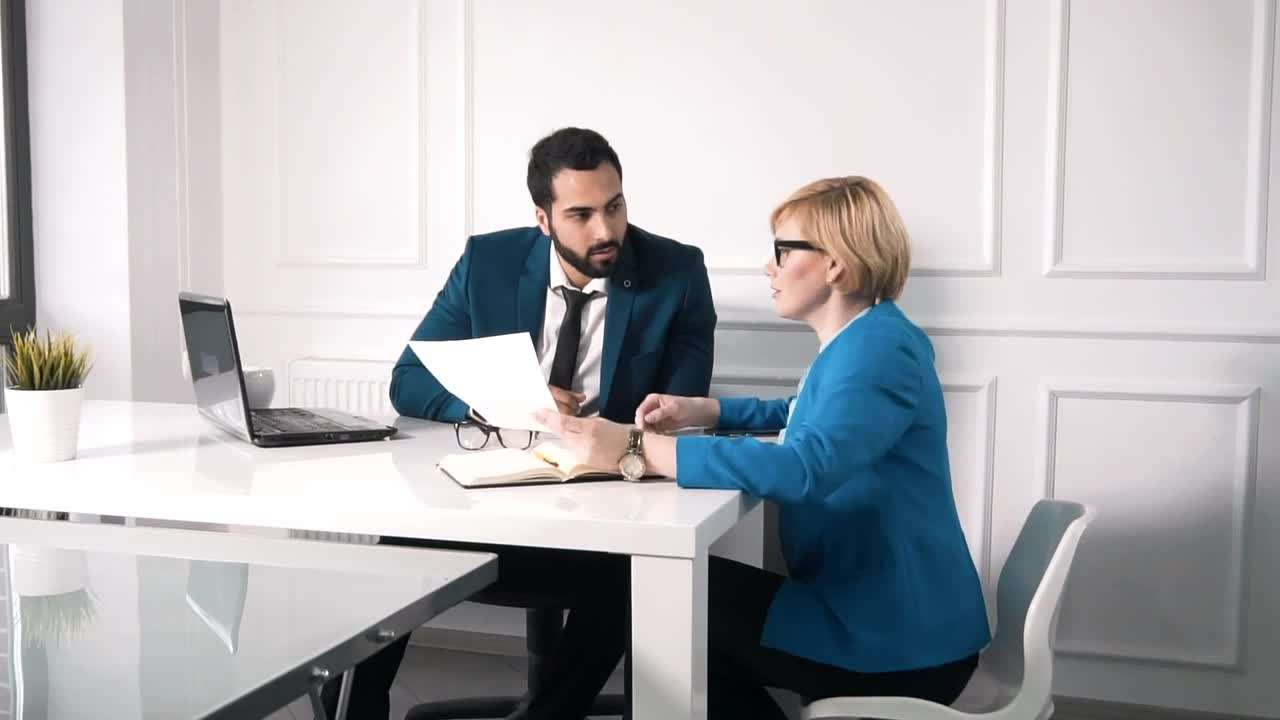 Video Stock Businessman Discusses A Contract With A Client Live Wallpaper For PC - Free Download