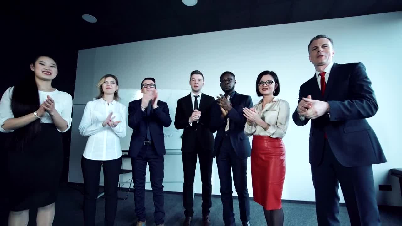 Stock Video People In The Office Applauding Live Wallpaper - Free Download