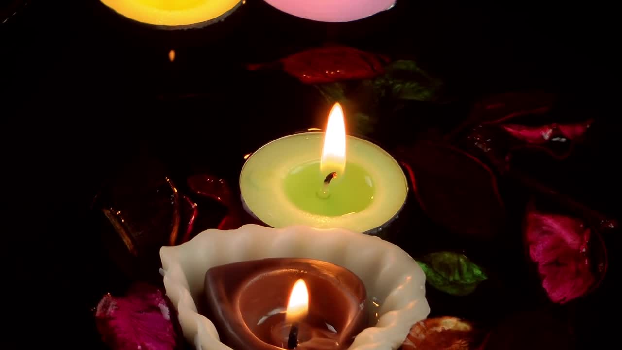 Free Stock Video Romantic Candles Floating In Water Live Wallpaper - Free Download