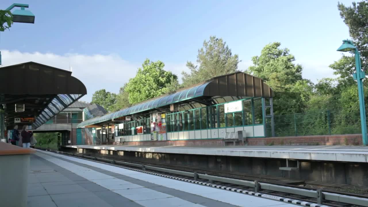 Stock Video Metro Station In Hambur Animated Wallpaper - Free Download