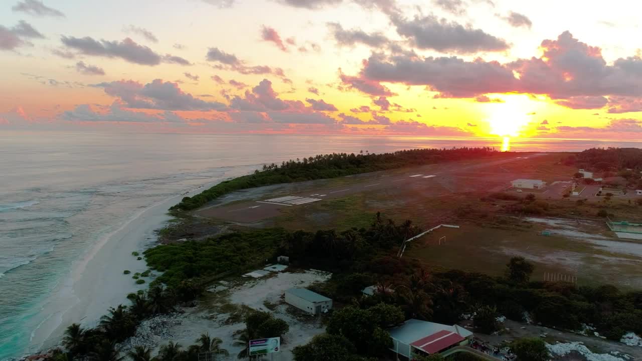 Stock Video Beach Landing Strip Live Wallpaper For PC - Free Download