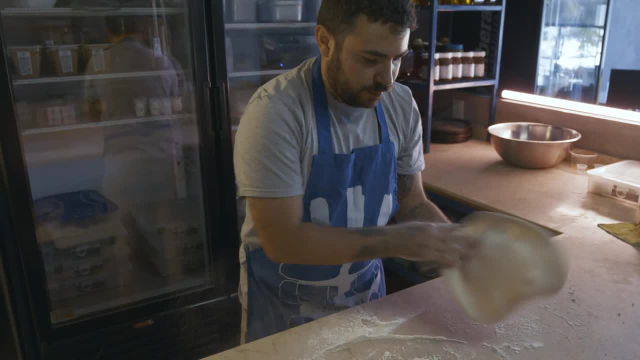 Video Stock Chef Preparing A Pizza Live Wallpaper For PC - Free Download