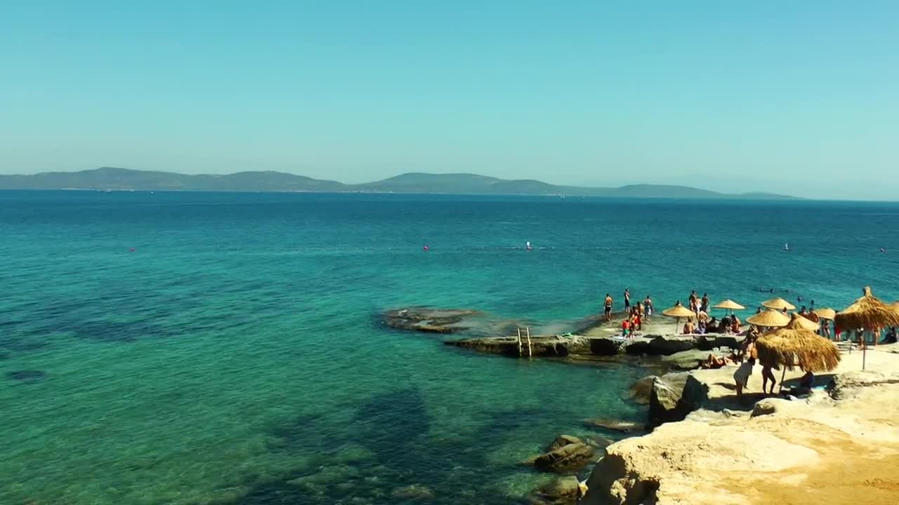Stock Video People Enjoying The Sea On Vacation Live Wallpaper - Free Download