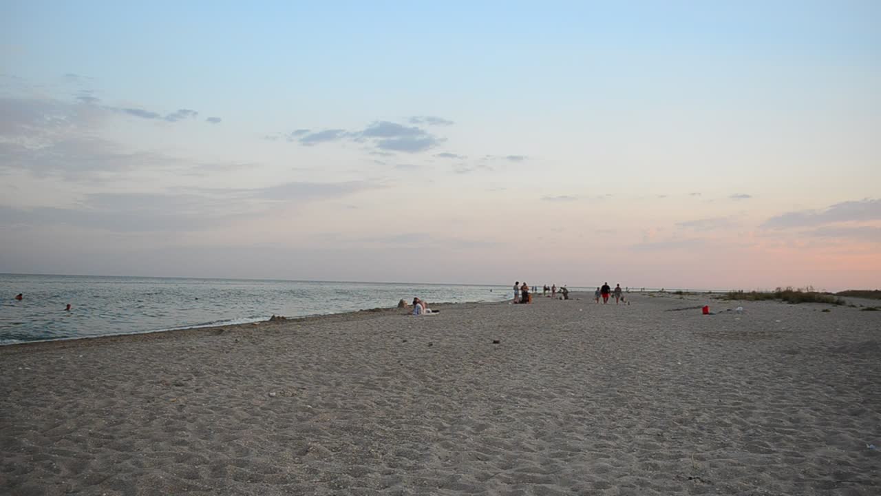 Stock Video Groups Of People On A Sandy Beach Live Wallpaper For PC - Free Download
