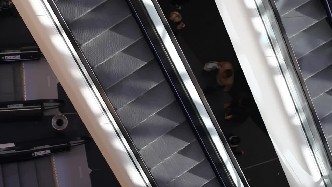 Stock Video Escalators Of A Shopping Center Live Wallpaper For PC - Free Download