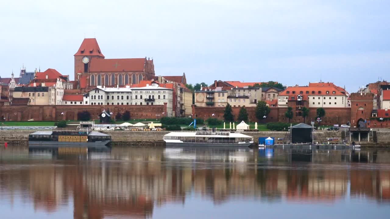 Stock Video Beautiful Town And The River Live Wallpaper For PC - Free Download