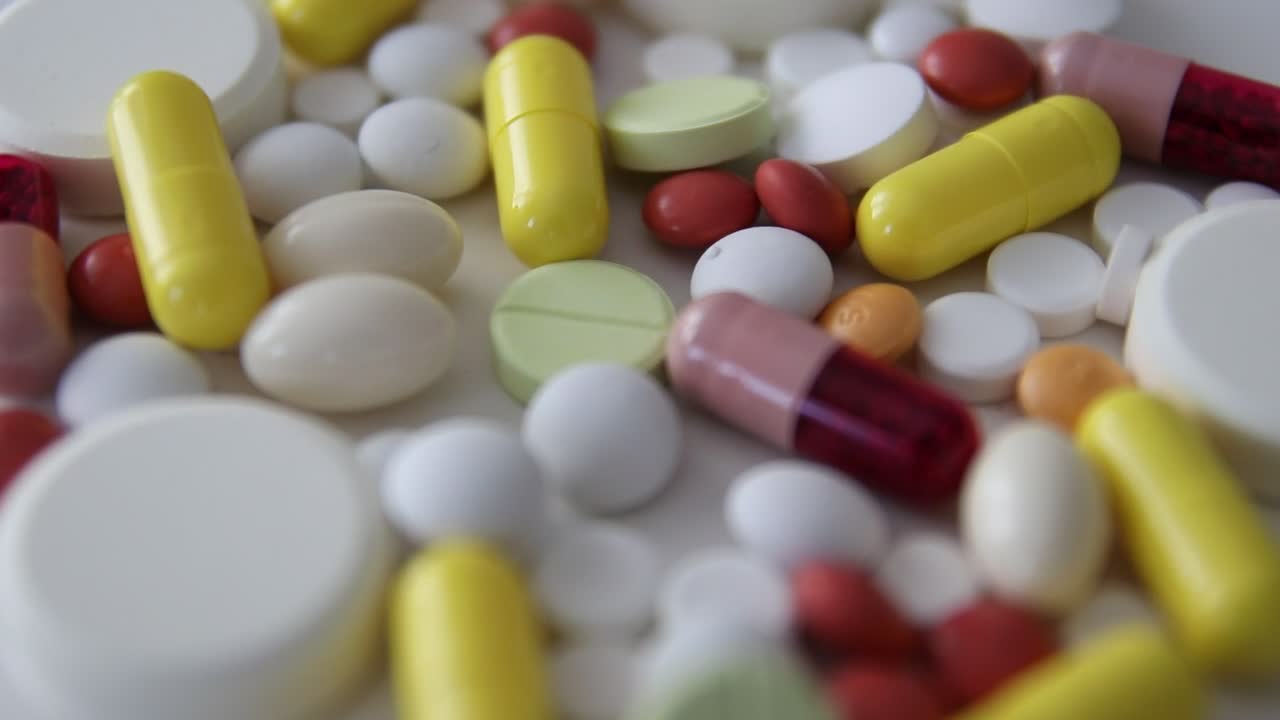 Video Stock Capsules And Tablets Spinning Presentation Live Wallpaper For PC - Free Download