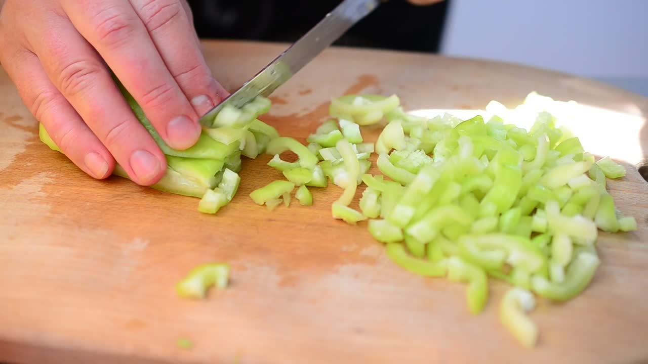 Stock Video Cutting Up A Pepper In The Kitchen Live Wallpaper For PC - Free Download