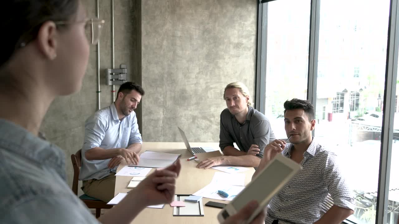 Free Stock Video Woman Giving Directions In A Work Meeting Live Wallpaper - Free Download