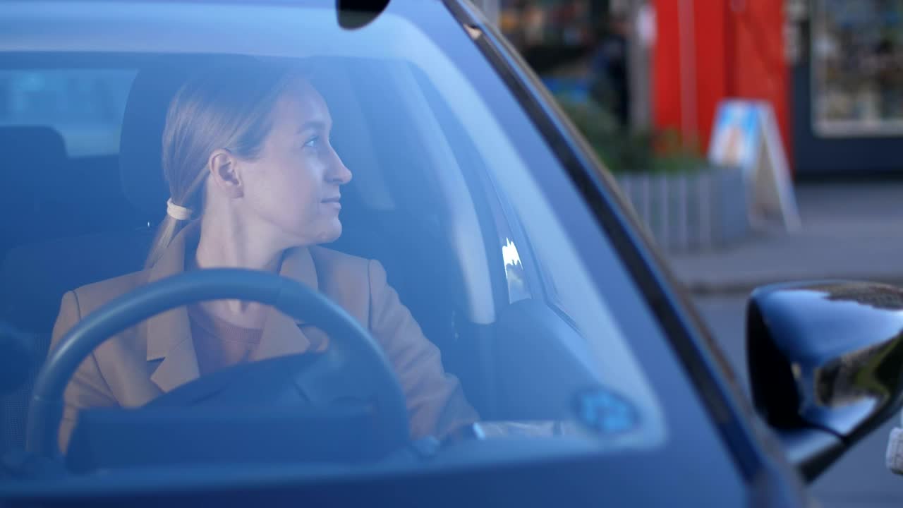 Stock Video Mother Picking Her Child Up From Schoo Animated Wallpaper - Free Download