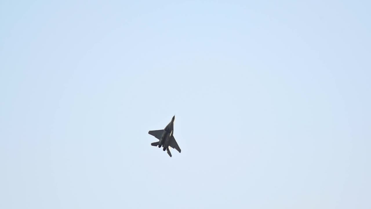 Stock Video Jet Flying And Pirouetting Through The Skies Animated Wallpaper - Free Download