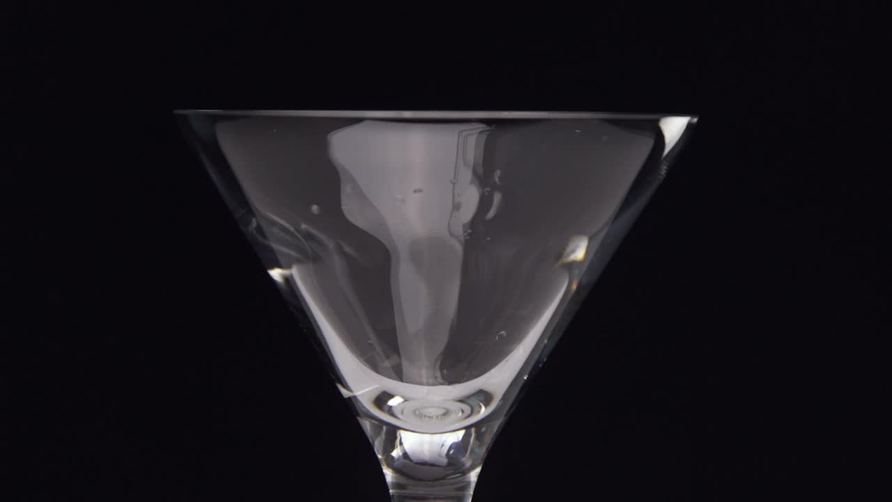 Video Stock Pouring A Martini Live Wallpaper Free - Free Download
