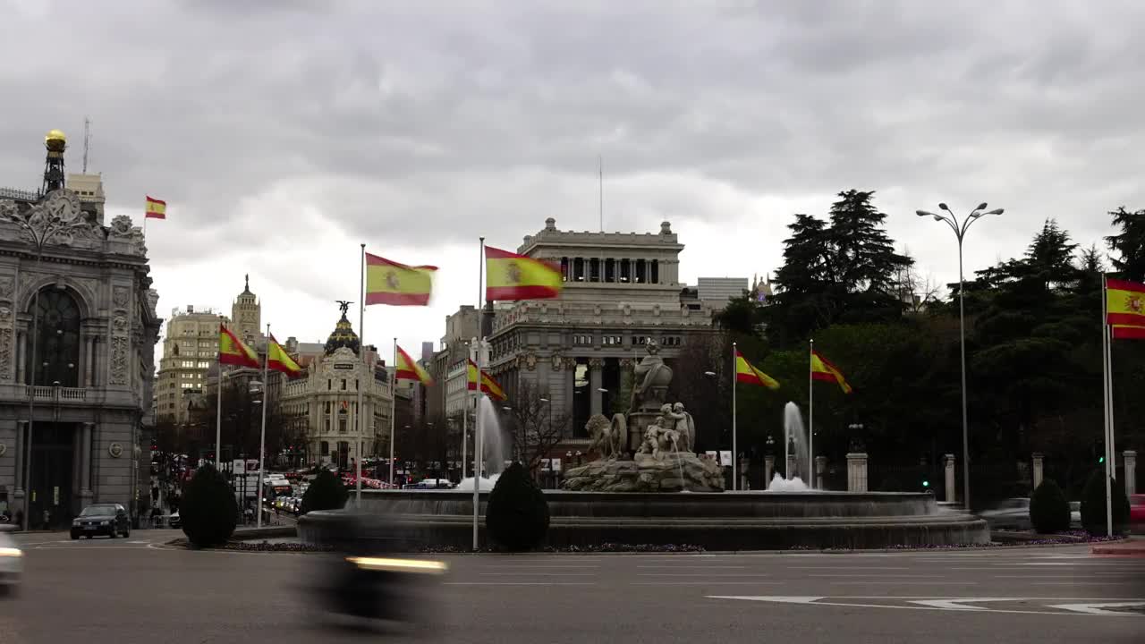 Free Video Stock traffic at a roundabout in spain Live Wallpaper - Free Download