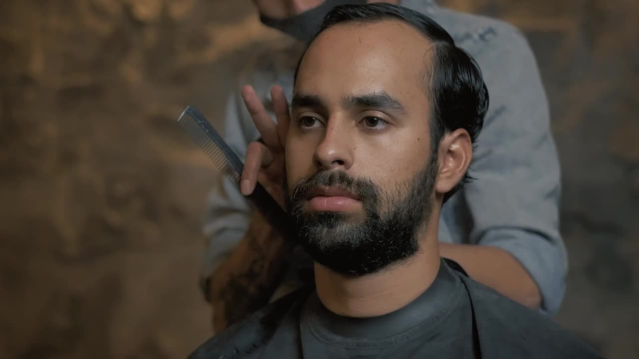 Video Stock Portrait Of A Man During A Haircut Live Wallpaper Free - Free Download