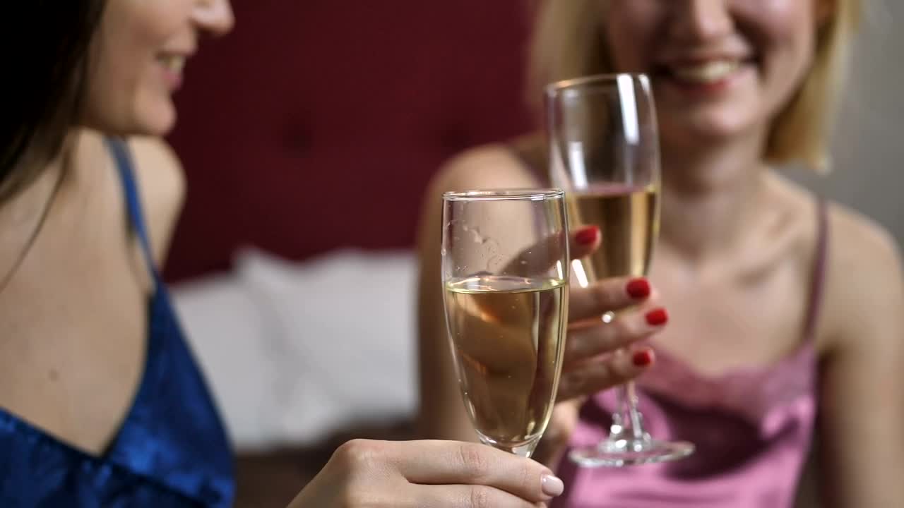 Free Stock Video Two Happy Friends Drinking Champagne Live Wallpaper - Free Download