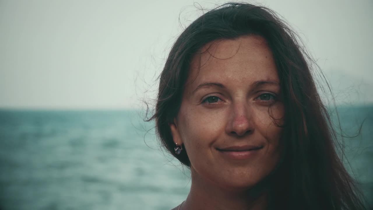 Free Stock Video Young Beautiful Woman Portrayed In The Ocean Live Wallpaper - Free Download