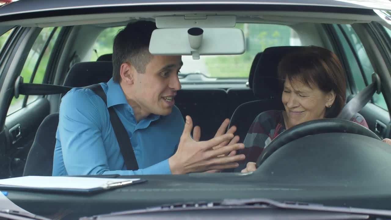 Stock Video Driving Instructor Angry At His Student Live Wallpaper For PC - Free Download