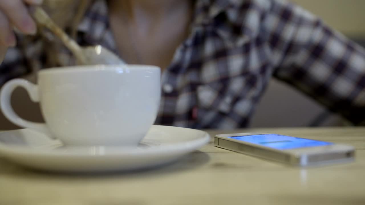 Free Video Stock texting at breakfast Live Wallpaper - Free Download