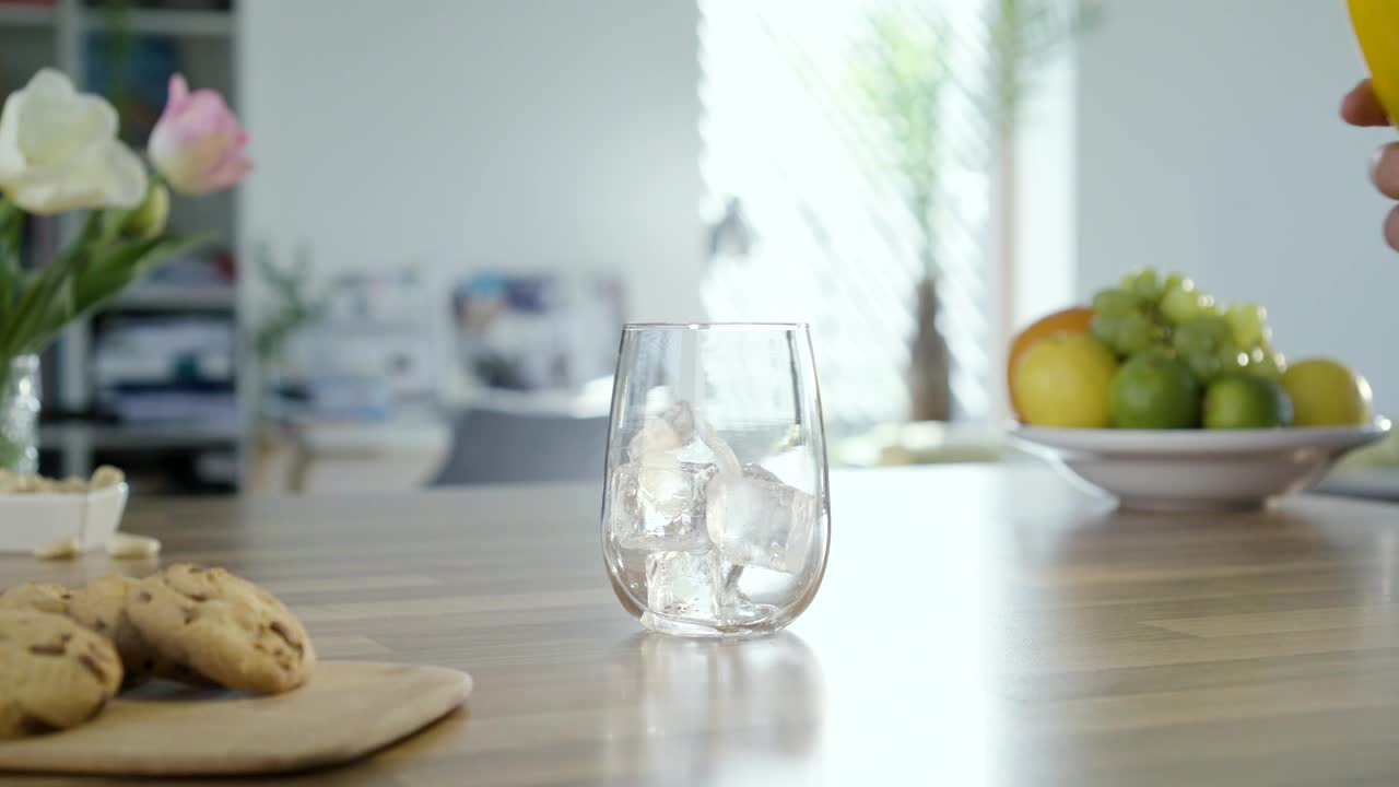 Stock Video Filling Glass With Orange Juice Live Wallpaper For PC - Free Download