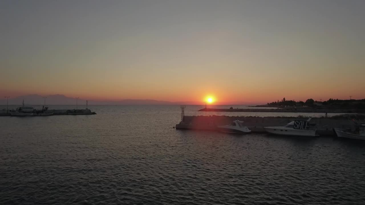Stock Video Leaving The Harbor At Sunset Animated Wallpaper - Free Download