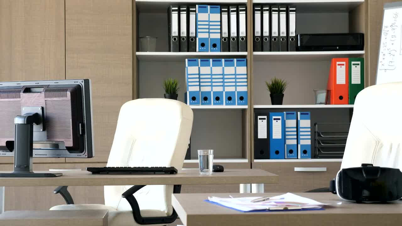 Stock Video Developer Uses Vr Innovation To Work In Office Live Wallpaper For PC - Free Download