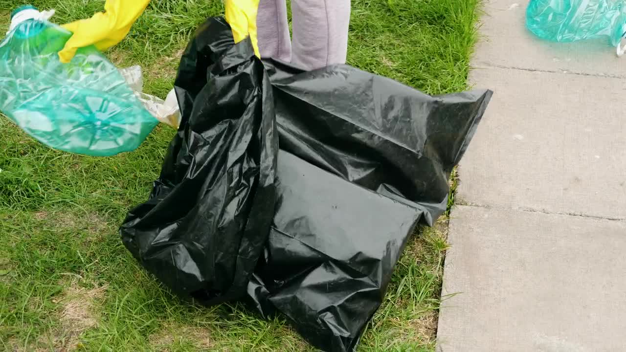 Video Stock Picking Up Plastic Garbage Live Wallpaper Free - Free Download