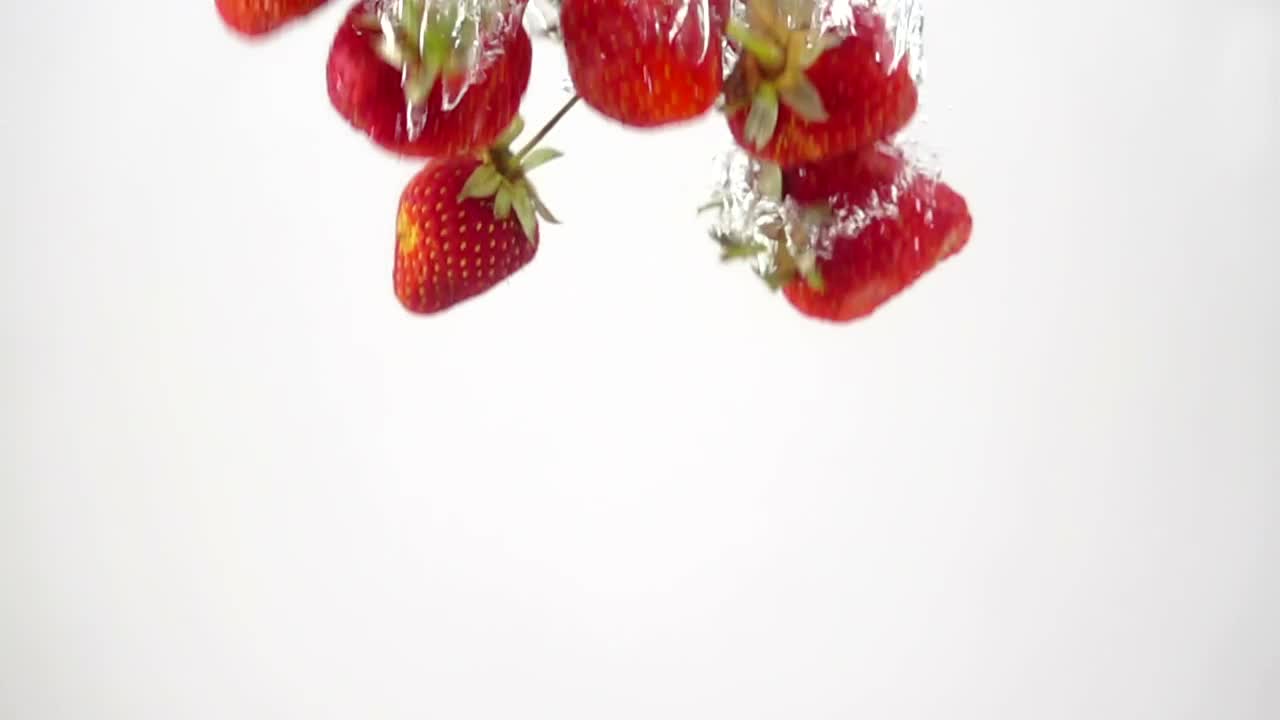 Free Video Stock Strawberries Going Through Water Live Wallpaper - Free Download