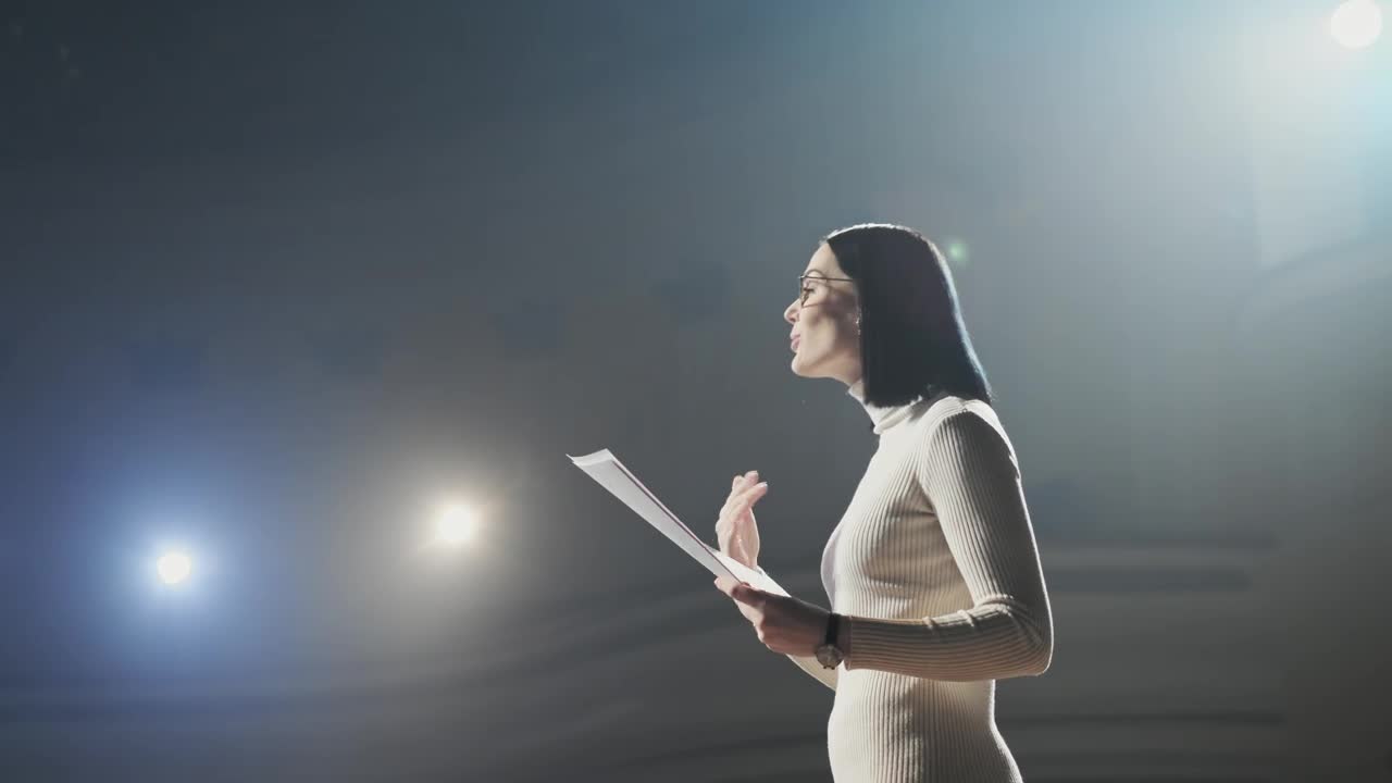 Stock Video Female Speaker Giving A Conference Live Wallpaper For PC - Free Download