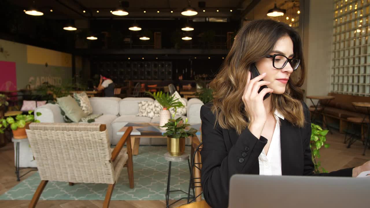 Video Stock Businesswoman Making A Phone Call In Office Live Wallpaper For PC - Free Download