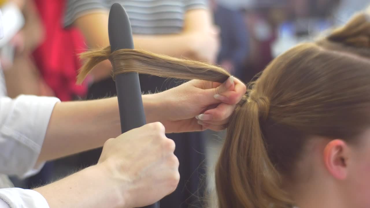 Stock Video Hairstylist Ironing Womans Hair Live Wallpaper For PC - Free Download