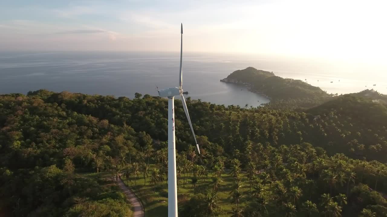 Free Video Stock Spinning Shot Of An Electricity Wind Generator Live Wallpaper - Free Download