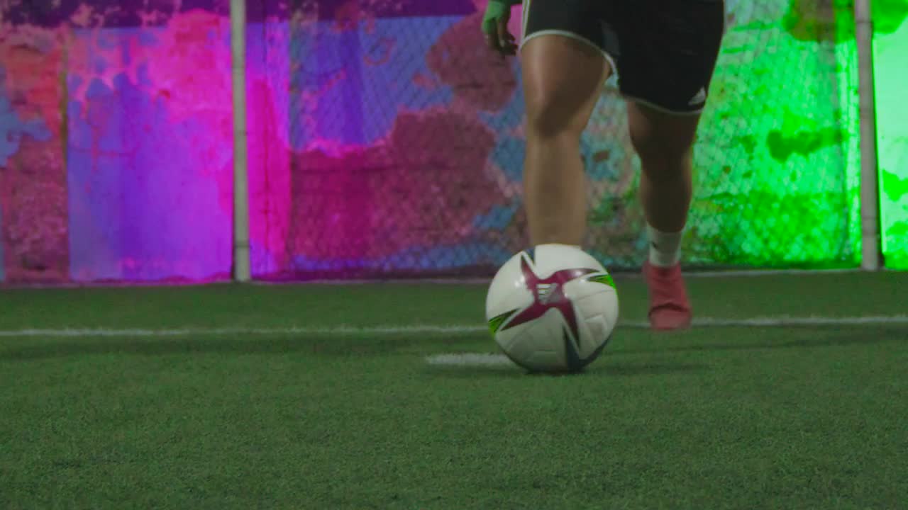 Free Video Stock Skillful Dribbles Of A Football Player Live Wallpaper - Free Download