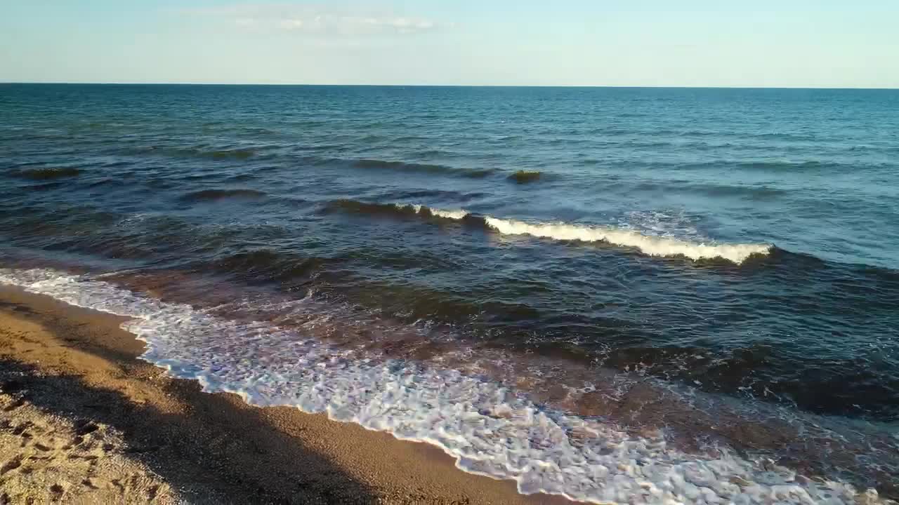 Free Stock Video Waves Hitting The Beach During The Morning Live Wallpaper - Free Download