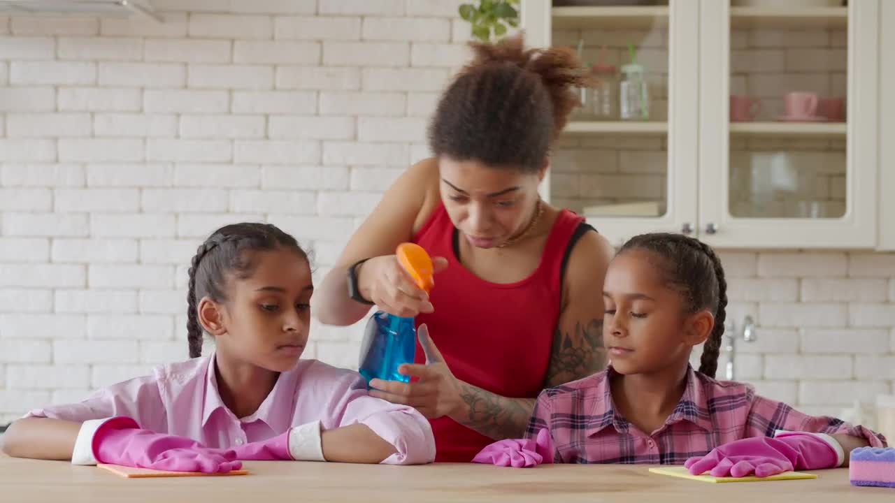 Stock Video Parent Teaching Children How To Clean Live Wallpaper - Free Download