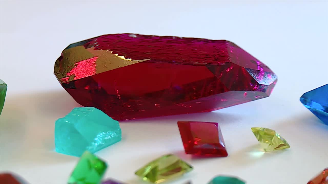 Stock Video Colored Gemstones Live Wallpaper For PC - Free Download
