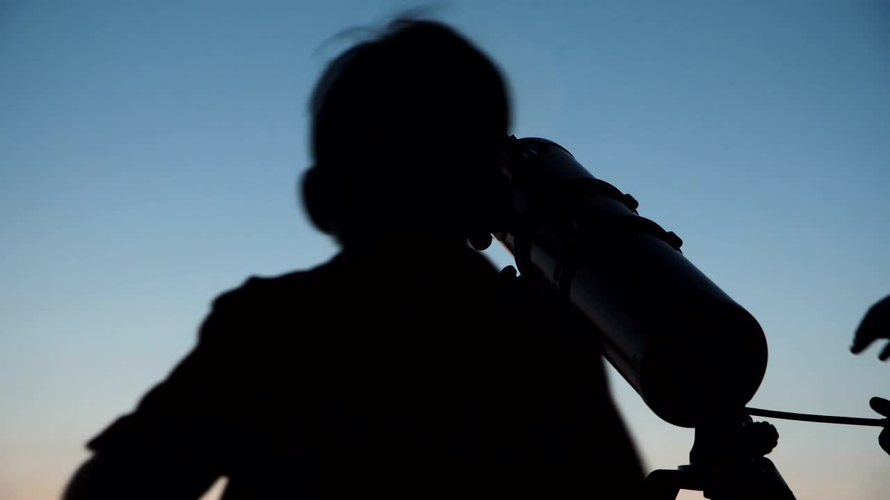 Free Stock Video Silhouettes Of A Man And A Boy With A Telescope Live Wallpaper - Free Download