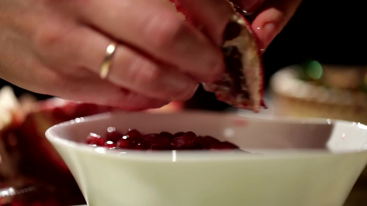 Free Stock Video Removing The Seeds From A Pomegranate Live Wallpaper - Free Download
