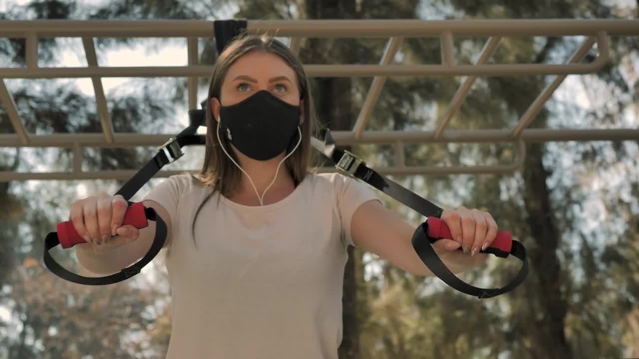 Free Stock Video Young Woman Exercising In The Park Live Wallpaper - Free Download