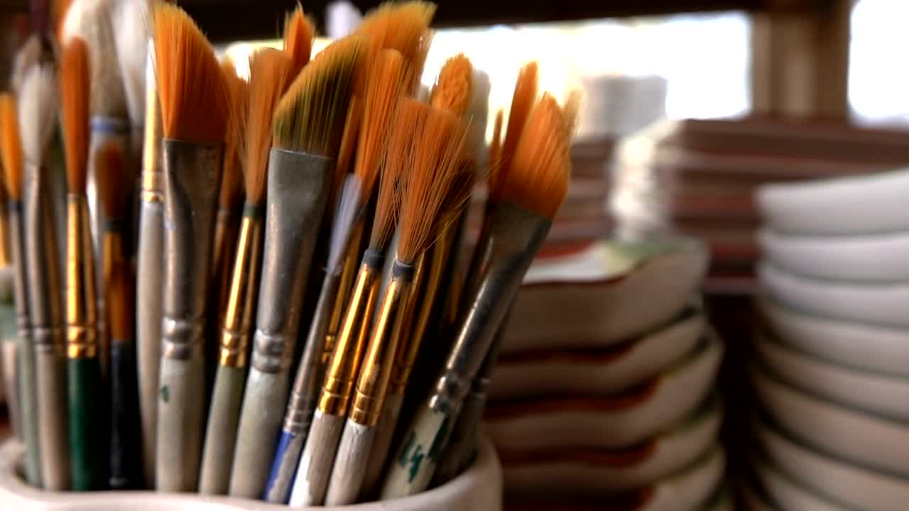 Video Stock Ceramic Paint Brushes Live Wallpaper For PC - Free Download