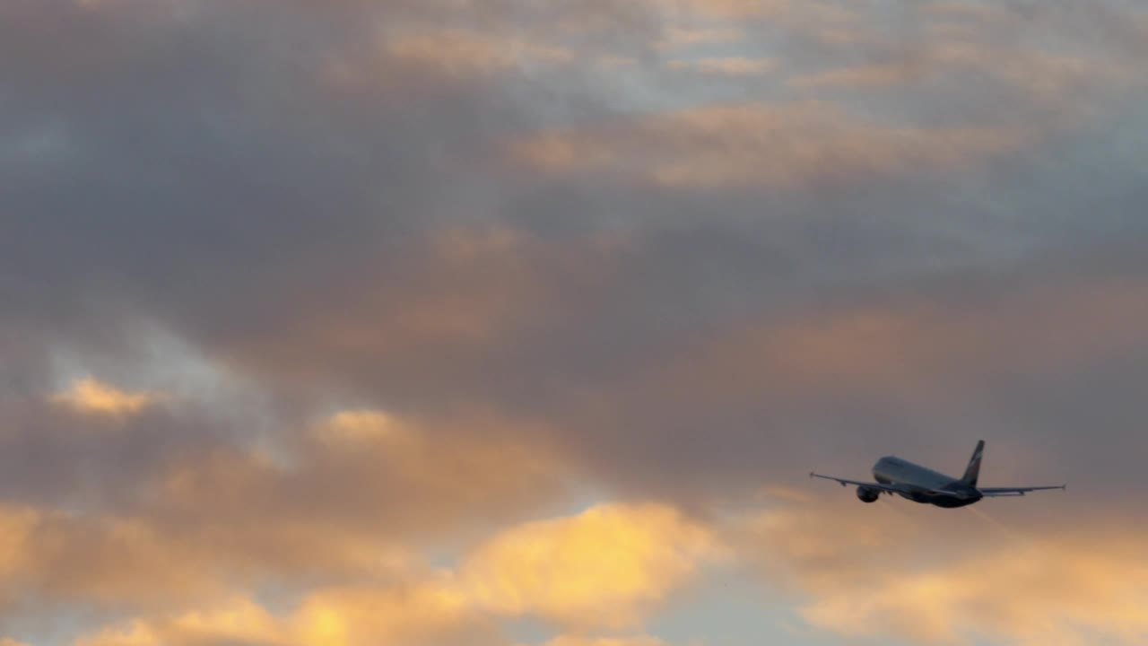 Stock Video Passenger Plane Flying Towards Clouds Live Wallpaper - Free Download