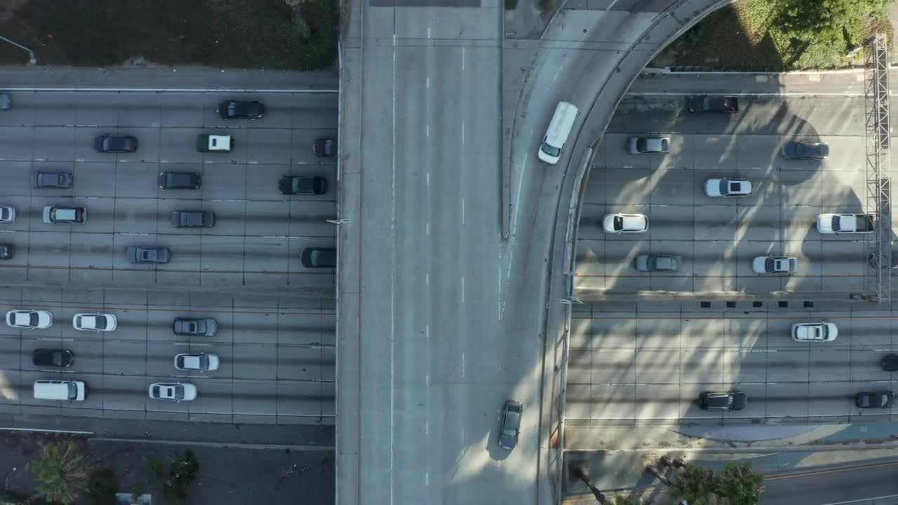 Free Video Stock traffic on a vehicular bridge over a highway Live Wallpaper - Free Download