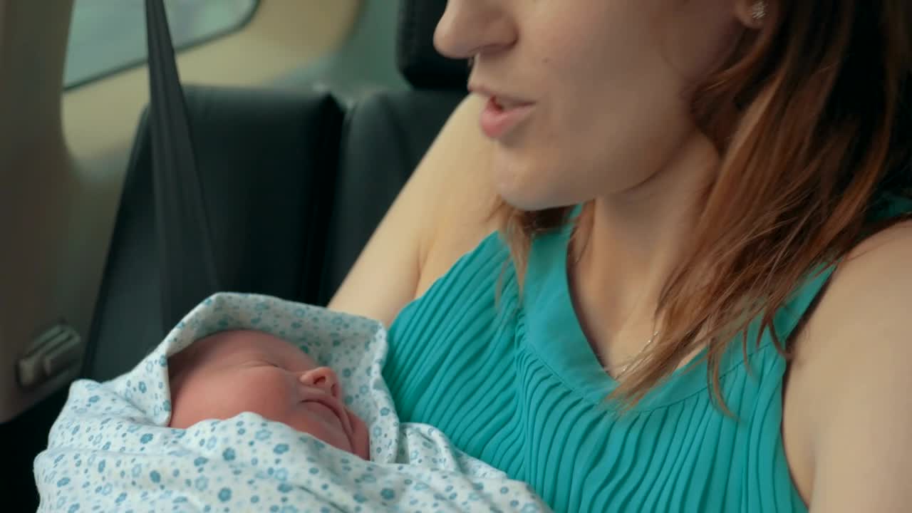Stock Video Mother Travelling With A Newbor Animated Wallpaper - Free Download